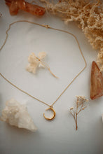 Load image into Gallery viewer, Solar Crescent Necklace Set