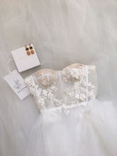 Load image into Gallery viewer, Chloe (pearl draped bustier)
